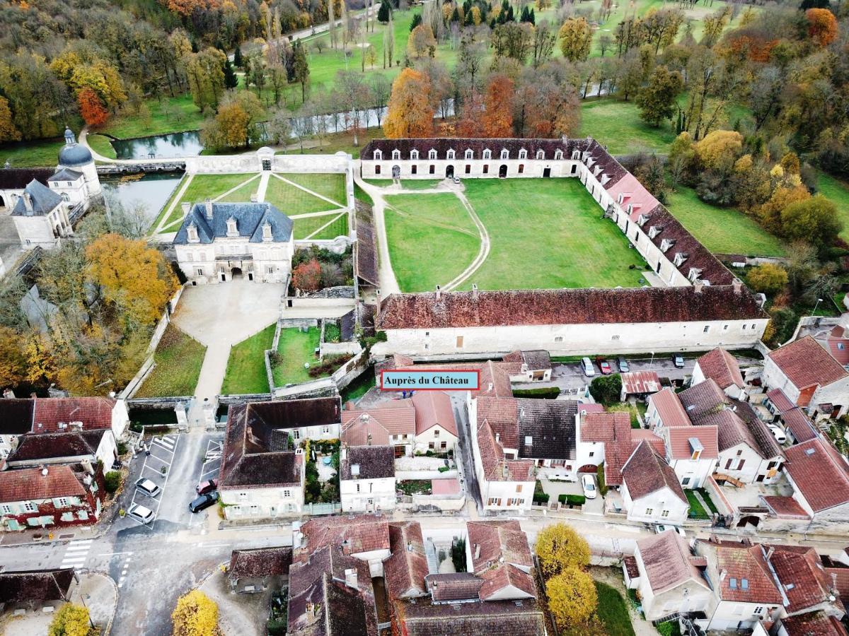 Aupres Du Chateau Tanlay Exterior photo
